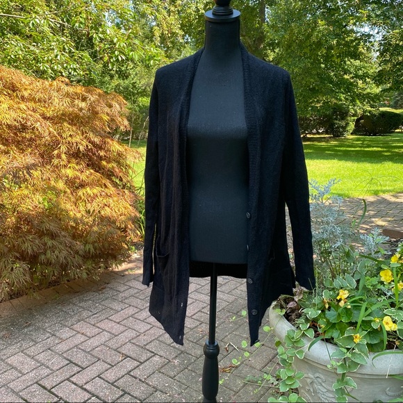 💖!! LAST CHANCE!!!
American Eagle Outfitters| Black Button up Cardigan With - Picture 8 of 9
